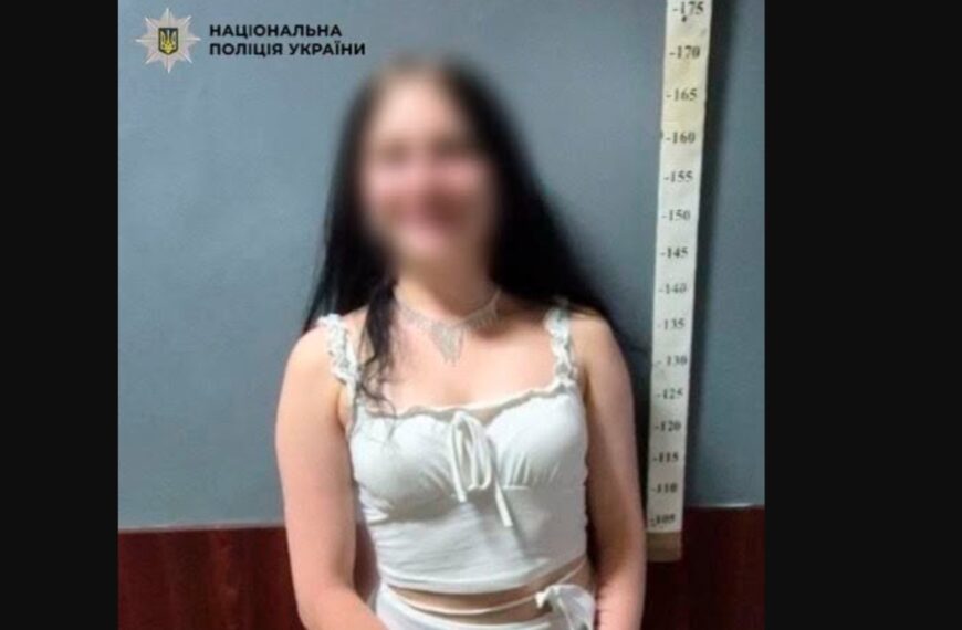 Ексклюзивні новини України 46 Інцидент з алкоголем у Києві: дівчина вибила двері…