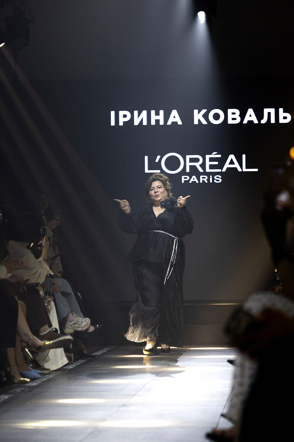 L'Oréal Paris у Києві: демонстрація-заява «Бо ти цього заслуговуєш!» про силу жінок та бізнес-підприємство36