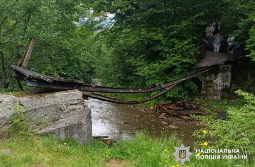 Школярі постраждали: Буковинський міст став пасткою
