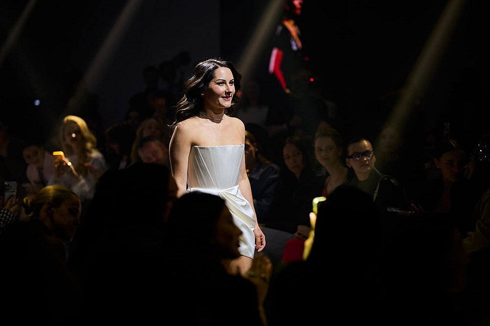 L'Oréal Paris у Києві: демонстрація-заява «Бо ти цього заслуговуєш!» про силу жінок та бізнес-підприємство27