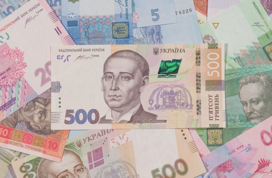 Ексклюзивні новини України 44 Пенсіонерам з України виплатять додатково майже 1300 гривень:…