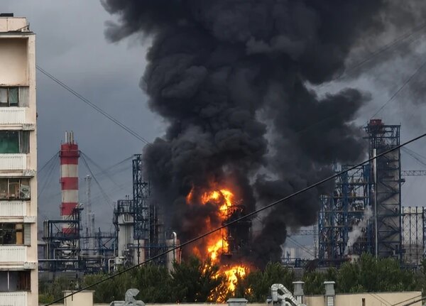 Атака безпілотників на Москву: займання на нафтопереробному заводі та дія&hellip;