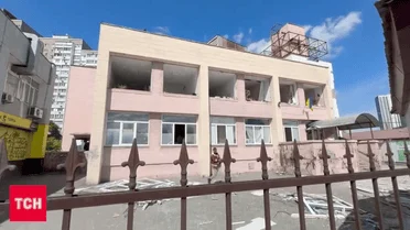 Частина медичного закладу знищена: Російські війська обстріляли лікарні Києва (знімки, кадри) 9 атака на Київ амбулаторія 5 на Теремках_2 / © ТСН