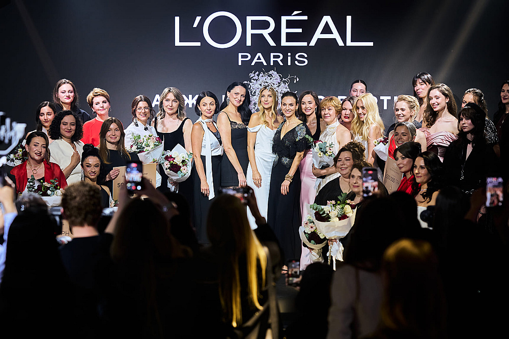 L'Oréal Paris у Києві: демонстрація-заява «Бо ти цього заслуговуєш!» про силу жінок та бізнес-підприємство32