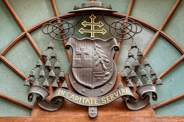 Яке сьогодні, 10 червня, свято — всі особливості цього дня, церковні святкування 8 10 червня Міжнародний день геральдики / © pexels.com