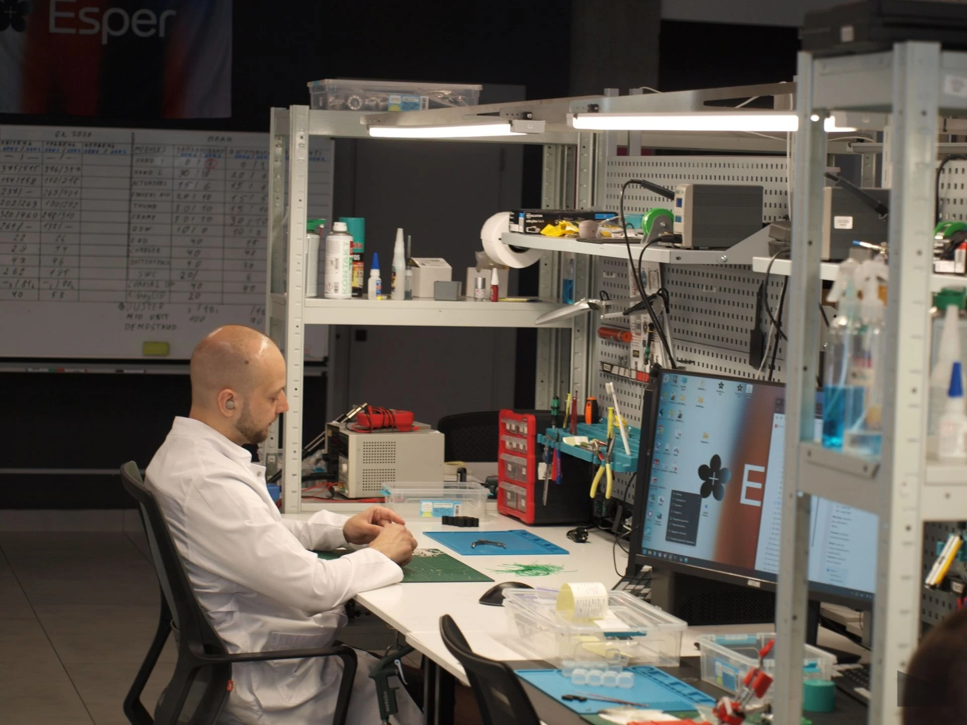 Екскурсія на виробництво Esper Bionics: як створюють біонічні протези в Україні 44