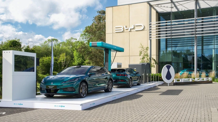 BYD вкладає 2 мільярди євро у розвиток супершвидкісних зарядних станцій у Європі 2