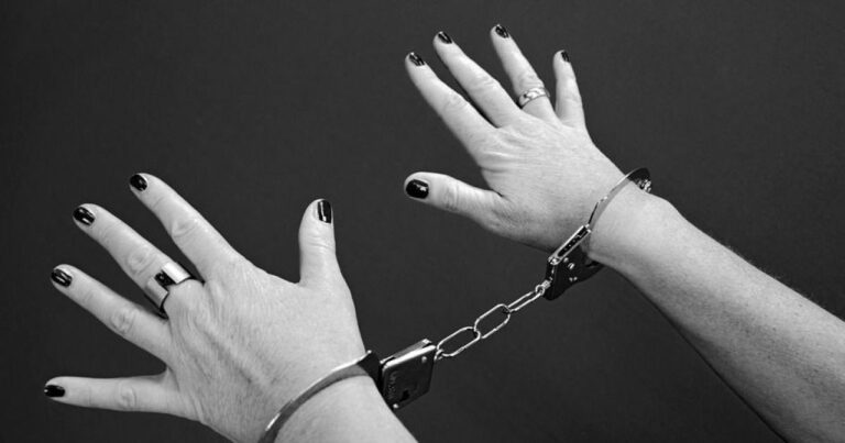 Вдова осели в Івано-Франківську вбила приятеля посудиною: чоловік випустив кров 4