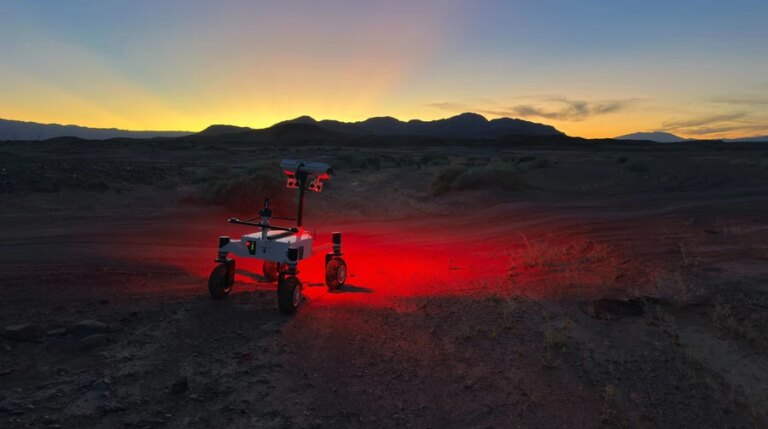 NASA тестує марсохід, який може підіймати колеса та перелазити через перешкоди 17
