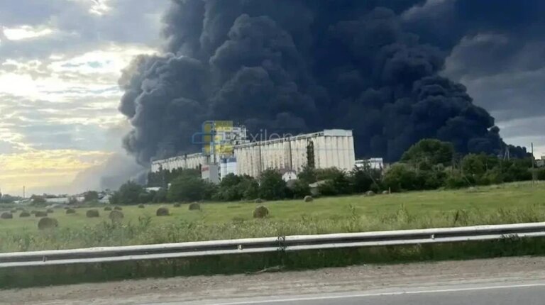 На Кубані зупинена одна з найбільших нафтопереробних компаній Росії 8