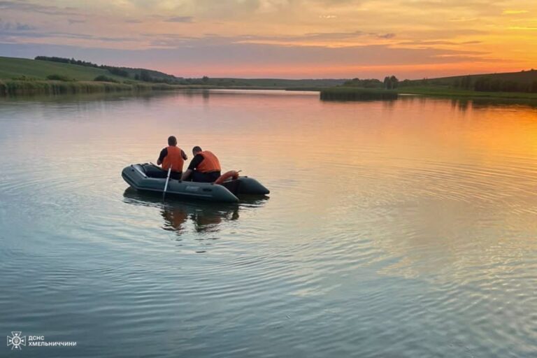 Жахлива трагедія на Хмельниччині: бабуся та онучка загинули у воді 11