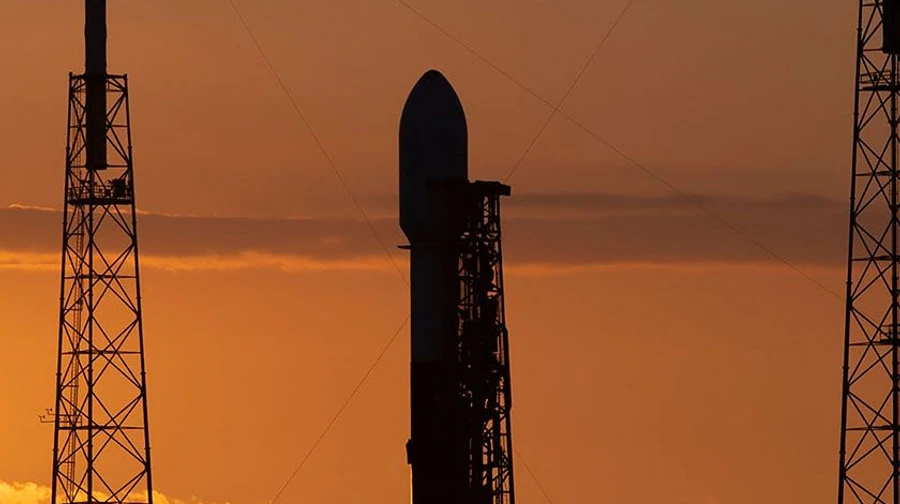 SpaceX випробовує систему спуску вантажів з космосу на Землю