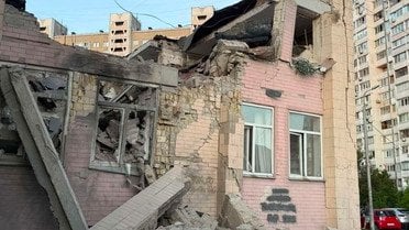 Частина медичного закладу знищена: Російські війська обстріляли лікарні Києва (знімки, кадри) 12 Атака на Київ пошкоджені медустанови_1 / © Міністерство охорони здоров'я України