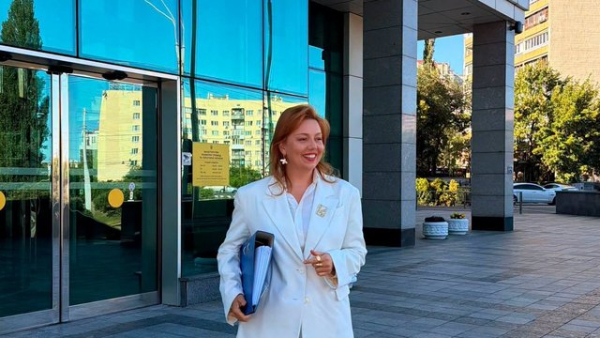 Перша заступниця голови Міністерства розвитку громад та територій, Альона Шкрум, подала клопотання про відсторонення за власною ініціативою.