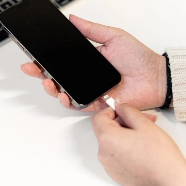 Чому акумулятор телефону сідає швидше з 5G та як це виправити