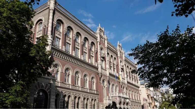 Нацбанк збільшив дисконтну ставку до 15,5% 4