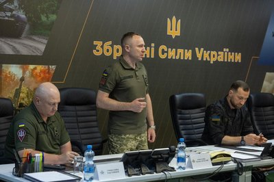 Український полководець Сирський передав керівництво сухопутними військами Драпатому.