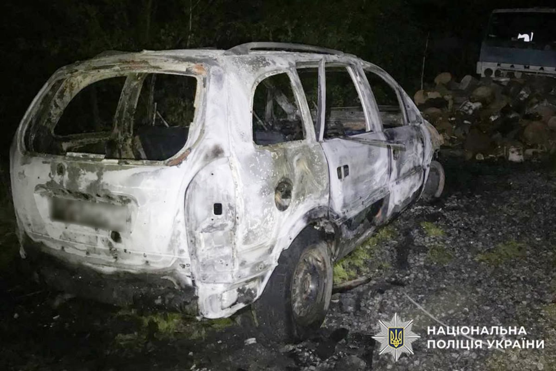 Не "смачний" заголовок, але ось варіант, який відповідає тексту: Хмельницький юнак: чим закінчилася димова витівка з авто захисників 5