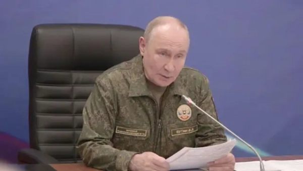 Преса: Путін наполягає і робить ставку на загострення 2