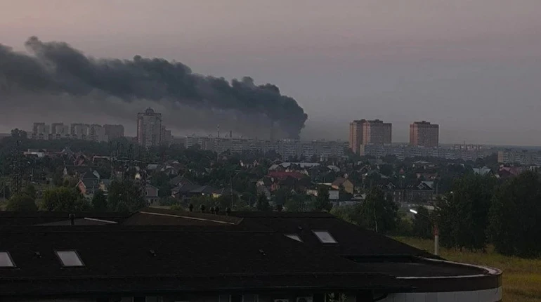 Масована атака безпілотників на Москву: займання на заводі та обмеження роботи аеропортів 2