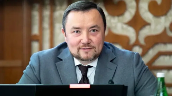Денис Маслов