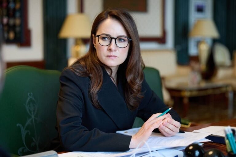 Прощання з Кабміном: Юлія Свириденко та її команда йдуть у відставку 13