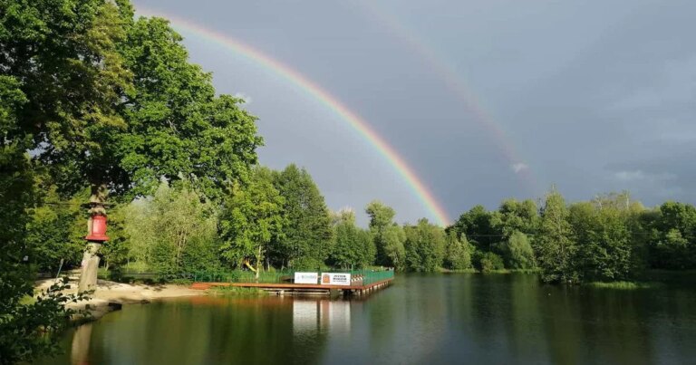Майже потонув у воді: поляка врятували двоє українців після невдалого стрибка 12