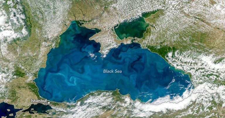 Чорне море набуло бірюзового відтінку: НАСА продемонструвало незвичайне космічне явище 1 Чорне море набуло бірюзового відтінку: НАСА продемонструвало незвичайне космічне явище 1