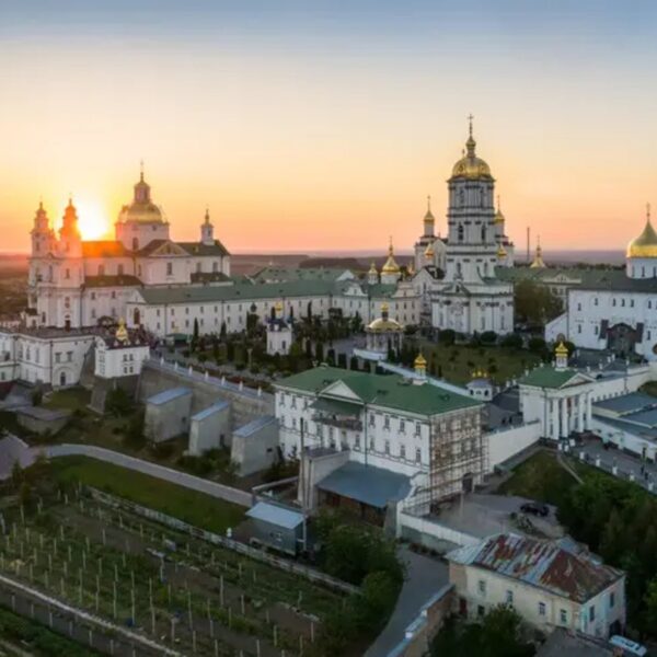 Почаївська Лавра: Чи справді вона пов’язана з РПЦ? Експерти дали відповідь