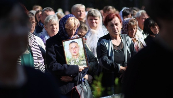 На Тернопільщині пройшла загальнонаціональна хода на згадку про загиблих оборонців.