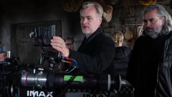 Крістофер Нолан на знімальому майданчику з камерою IMAX 