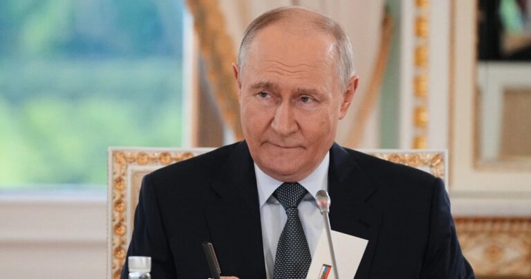 «У пастці»: дипломат розповів, чому Путін позбавлений можливості для маневру 9 «У пастці»: дипломат розповів, чому Путін позбавлений можливості для маневру 6