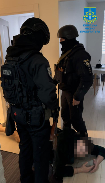 Під виглядом борців за добробут дітей, шахраї виманили близько 5 мільйонів гривень: у столиці викрили злочинну групу 6