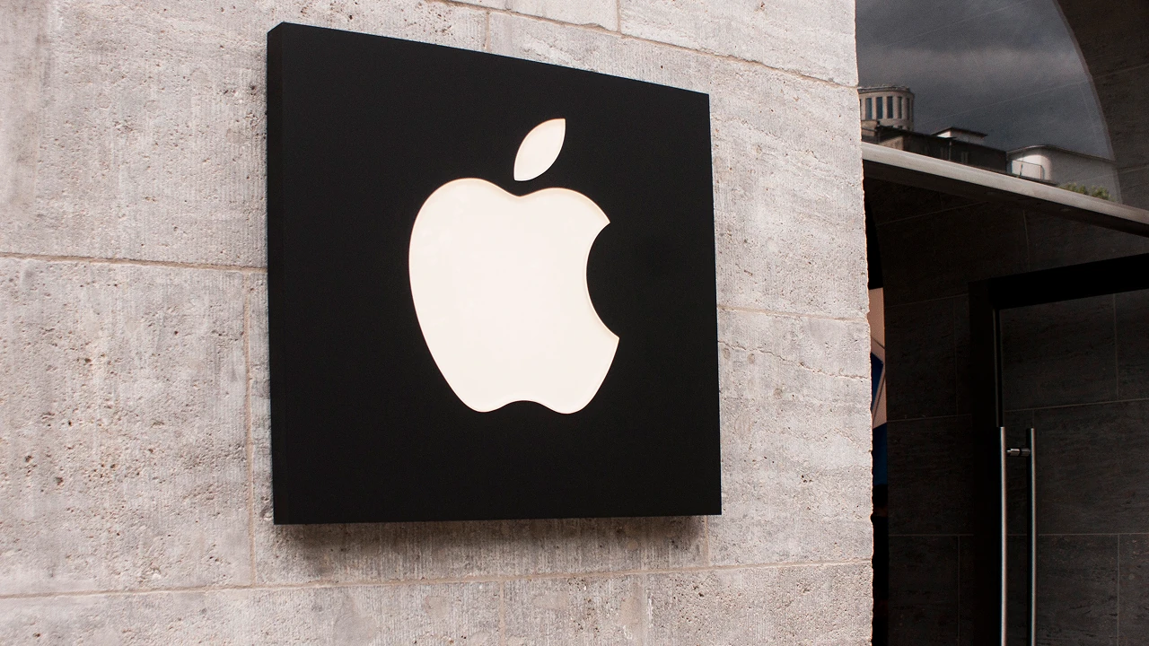 Apple вражає: ринкова капіталізація сягнула $5 трильйонів! 2