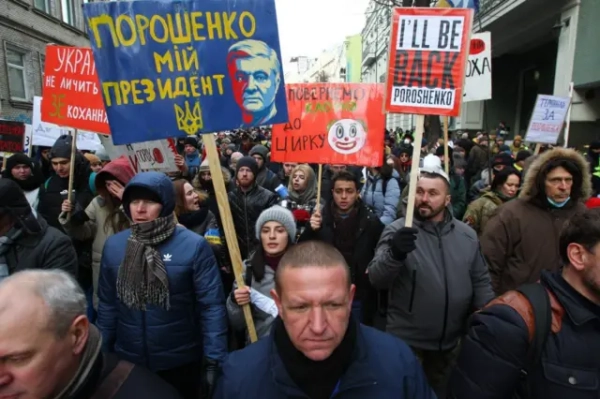 Верховний Суд залишив чинними санкції, введені Зеленським проти Порошенка. Подробиці 13 Порошенко