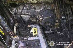 Не "смачний" заголовок, але ось варіант, який відповідає тексту: Хмельницький юнак: чим закінчилася димова витівка з авто захисників 8