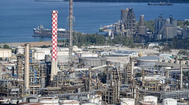 Королівство Саудівська Аравія перехопило ракети, які були спрямовані на нафтопереробний завод у місті Янбу. 1