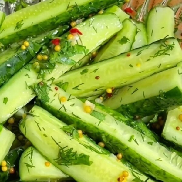 Мариновані огірки з медом: рецепт хрусткої закуски
