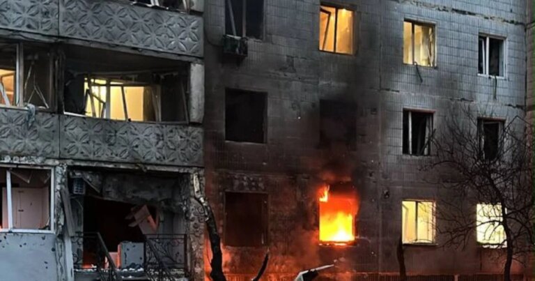 Українські мережі повідомляють про удар РФ по обласному центру, де постраждали діти, та про пожежу в "Епіцентрі". 6 Українські мережі повідомляють про удар РФ по обласному центру, де постраждали діти, та про пожежу в "Епіцентрі". 5