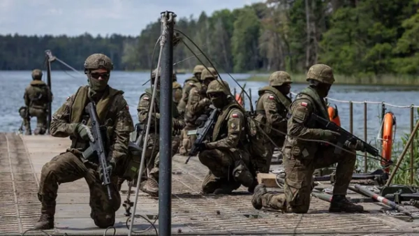 Зараз дедалі більше німців відмовляються від військової служби. Водночас Литва встановила новий рекорд за кількістю добровольців. 6 Польсько-литовські навчання "Burztynowy Obronca-26" у північно-східній Польщі 24 червня 2026 року
