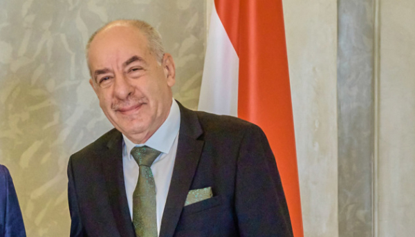 Президент Угорщини підписав зміни до Конституції, які передбачають усунення його з посади