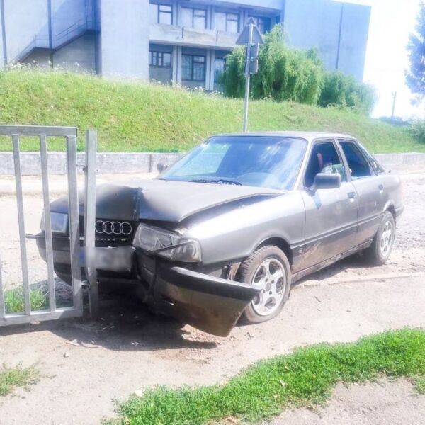 Поліція Рівненщини: п’яний водій спричинив ДТП та напав на правоохоронця