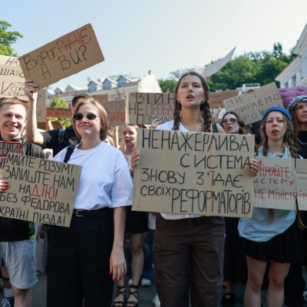Відставка міністра оборони: битва поколінь у ЗСУ