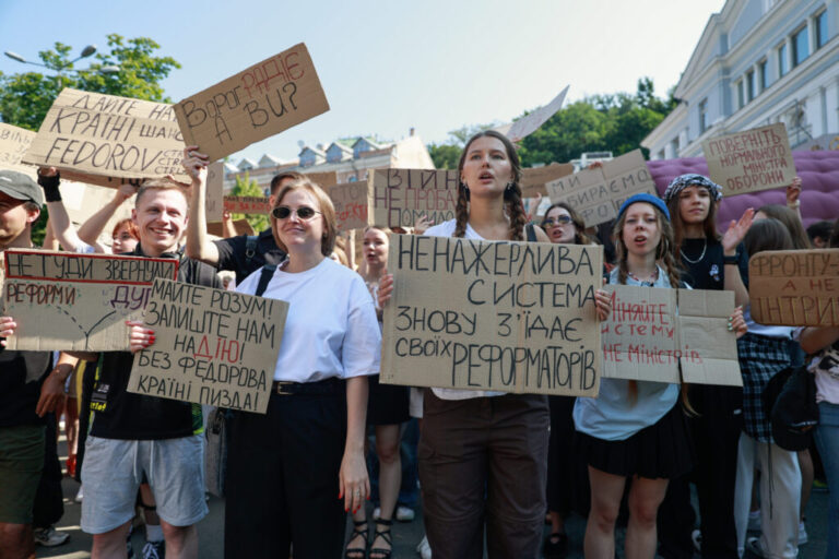 Відставка міністра оборони: битва поколінь у ЗСУ 55 Відставка міністра оборони: битва поколінь у ЗСУ 55
