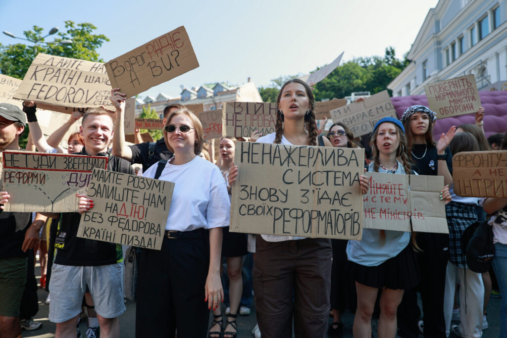 Відставка міністра оборони: битва поколінь у ЗСУ 2