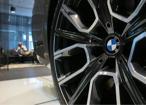 BMW зменшує кількість працівників