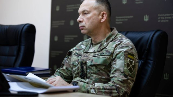 Нардепи ініціюють запит про звільнення Сирського з посади – Железняк