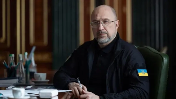 Незмінний Корецький, звільнення Федорова, перспективи Свириденко: справжні наміри Зеленського щодо Кабміну 20 Денис Шмигаль – один з тих, хто точно може не хвилюватися за своє політичне майбутнє: як показує попередній досвід, міністерське крісло знайдеться для нього у будь-якому Кабміні