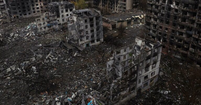 Українських військових, які позували зі стягом, захопили в полоні в Костянтинівці: відповідь полку "Скала" 2 Українських військових, які позували зі стягом, захопили в полоні в Костянтинівці: відповідь полку "Скала" 2