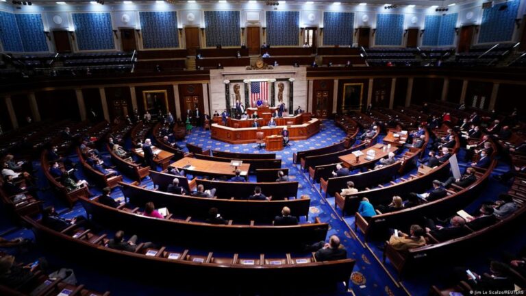 Нові мита на російські енергоносії: США готує удар по Путіну 7 Нові мита на російські енергоносії: США готує удар по Путіну 7